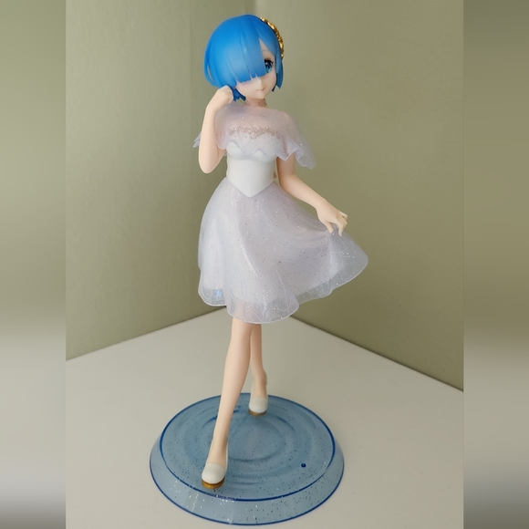 Rem Elegant Figure - Picture 5 of 7